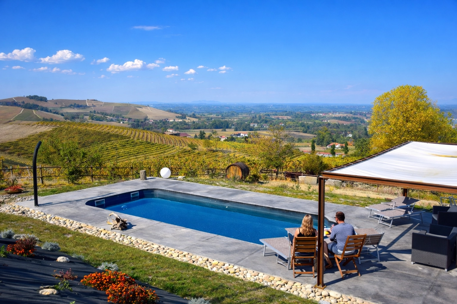 Piscina e vista sulle colline di CasaMatilda